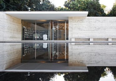 Pavillon Mies van der Rohe