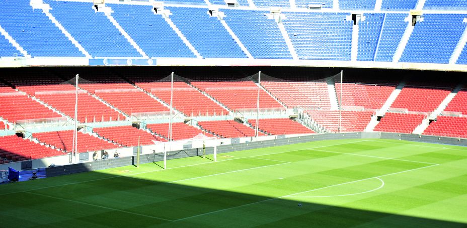 Campo y asientos del Camp Nou