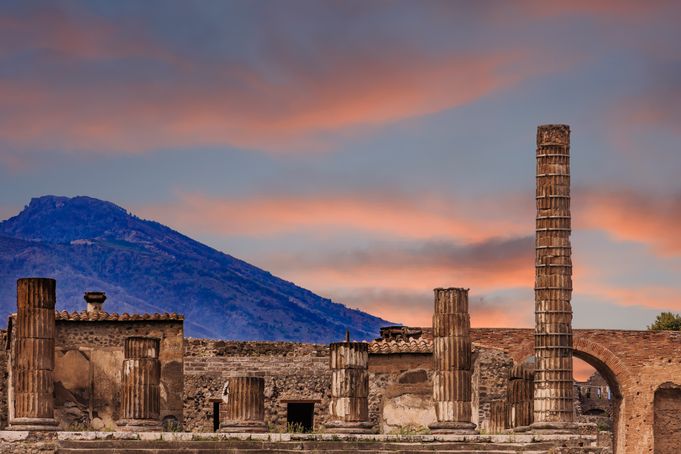 Train Transfer From Naples To Pompeii